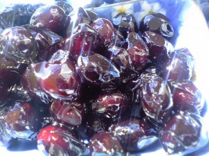 素材が生きてる黒豆煮、素朴な味ですが一度箸をつけると止まらなくなります。