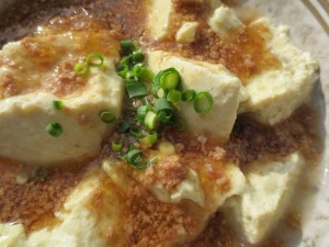 江戸時代から続く おぼろ豆腐 なめらかな味わい 涌谷とうふ店 試食れぽ と